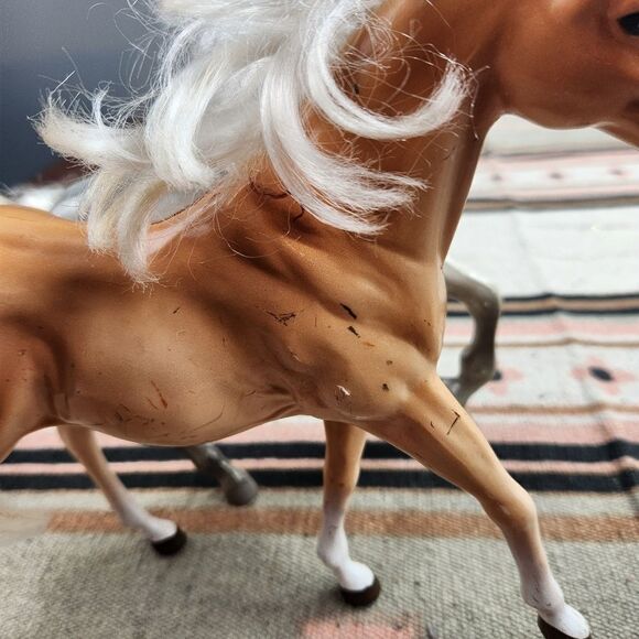 Vintage Horses Plastic Bundle Of 2 M.T.H.K 1990's - Picture 5 of 12